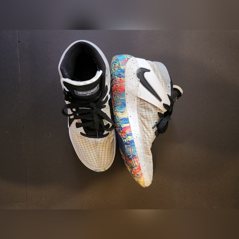 Nike Kevin Durant No. 7 Size 8.5